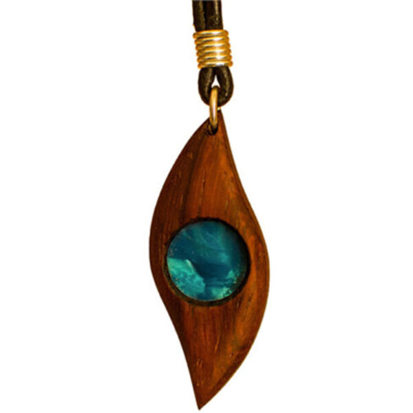 Leaf with blue circle shell